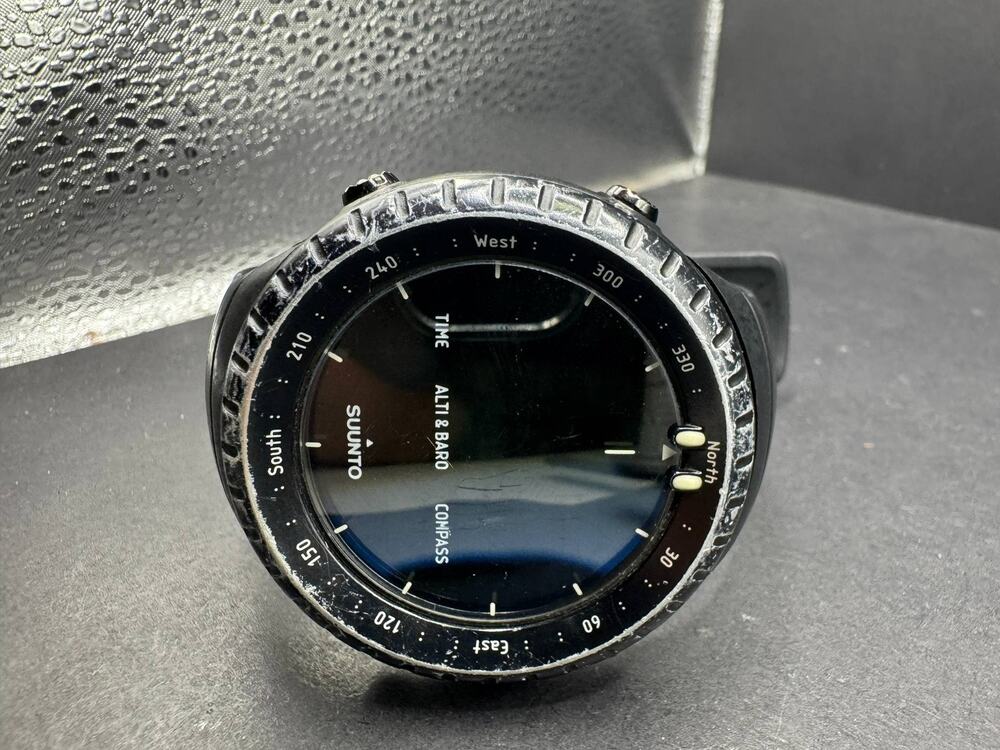 Suunto Core Digital Sports Watch Altimeter Barometer Compass Black Outdoor
